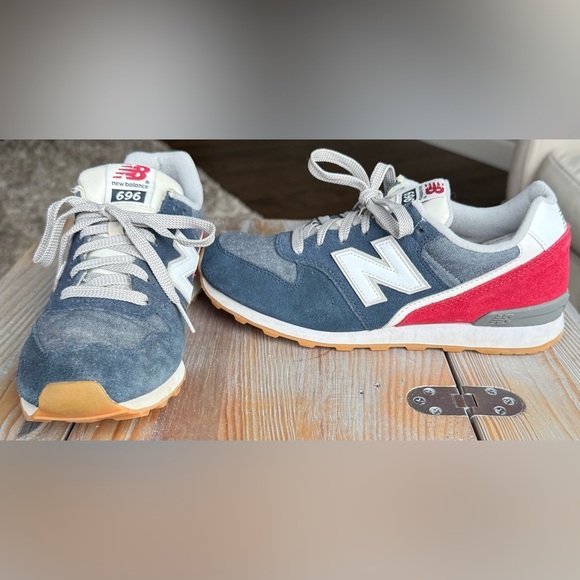 New Balance 696 Women’s 7.5 Blue, White and Red Low Top Lace Sneakers - Picture 5 of 9